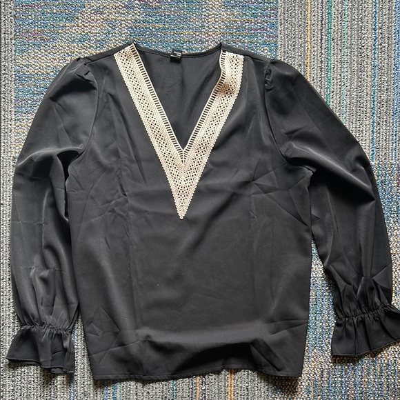 Elegant Black Cottagecore Blouse with Lace Detail - Picture 1 of 3